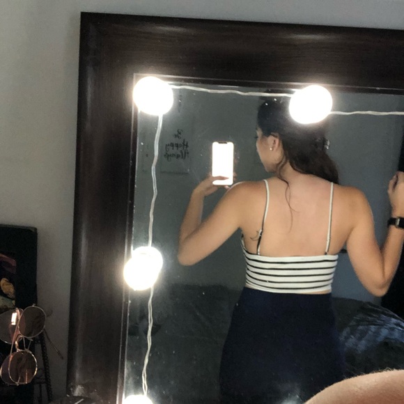 Black and white crop top - Picture 2 of 2